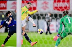 天哪：日本队3比2击败五星巴西，更让中国足球绝望的是比赛过程