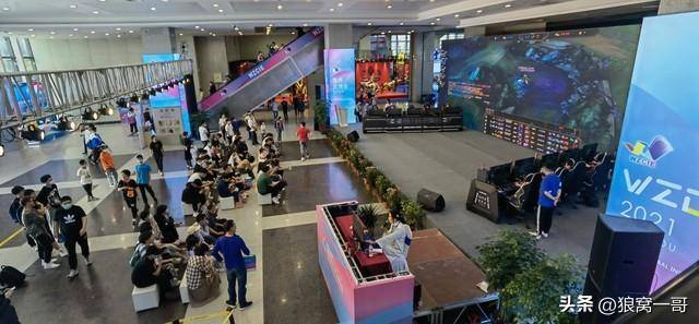 想赚大钱,可以关注电竞比赛周边产业发展,电竞选手收入直线上升